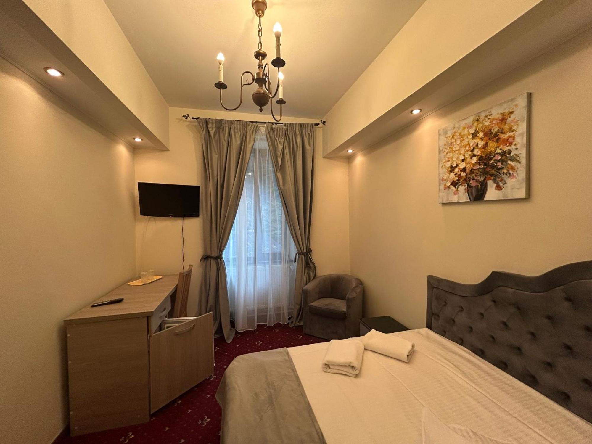 Hotel Stavilar Sinaia Esterno foto